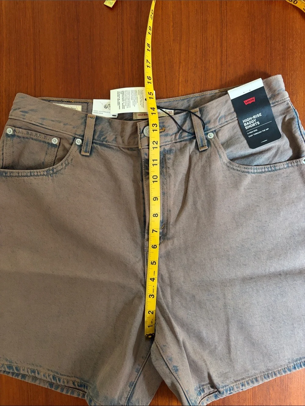 NWT Levi's Women's Brown Washed Denim High Baggy Shorts